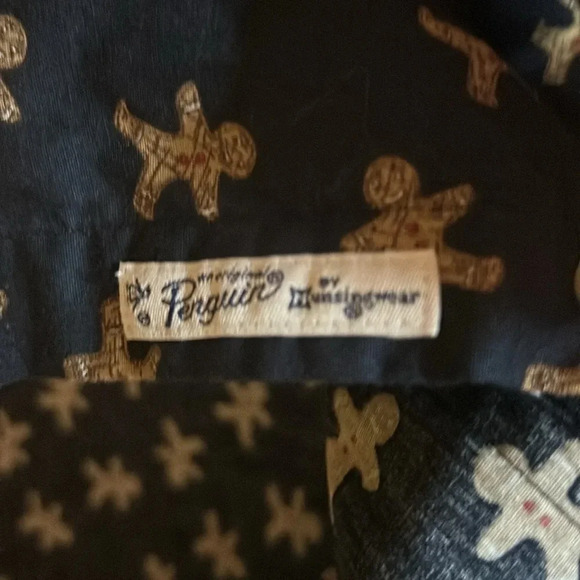 Penguin Brand Boys Large Gingerbread Christmas Holiday Button Down Dk Blue - Picture 3 of 7